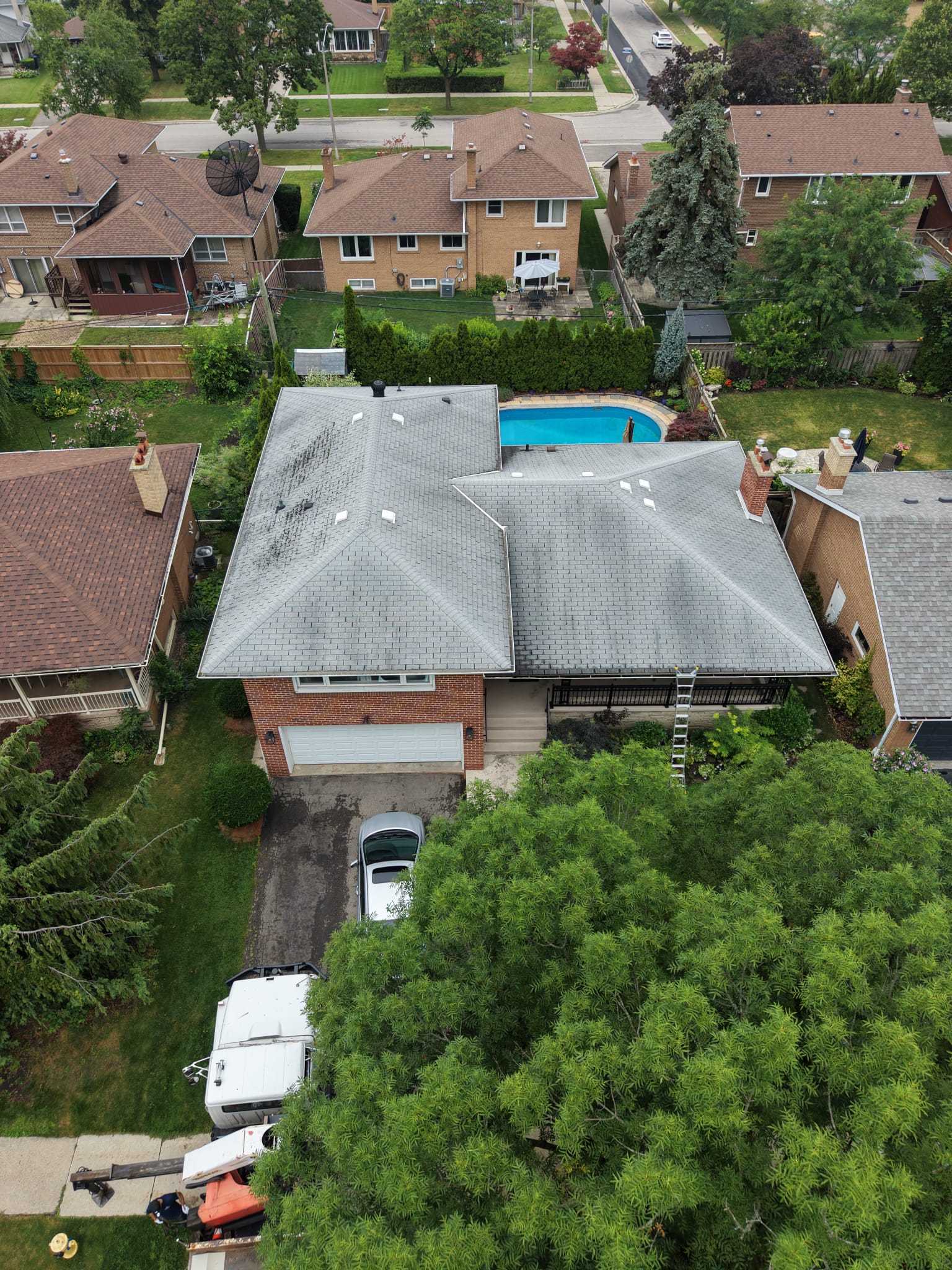 Fresh architectural shingle roof on a Mississauga home — the kind of curb appeal buyers notice in listing photos